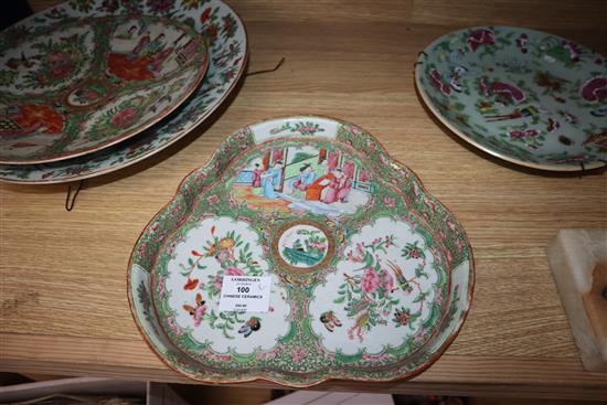 Four Chinese famille verte plates/dishes, 19th century largest diameter 34cm